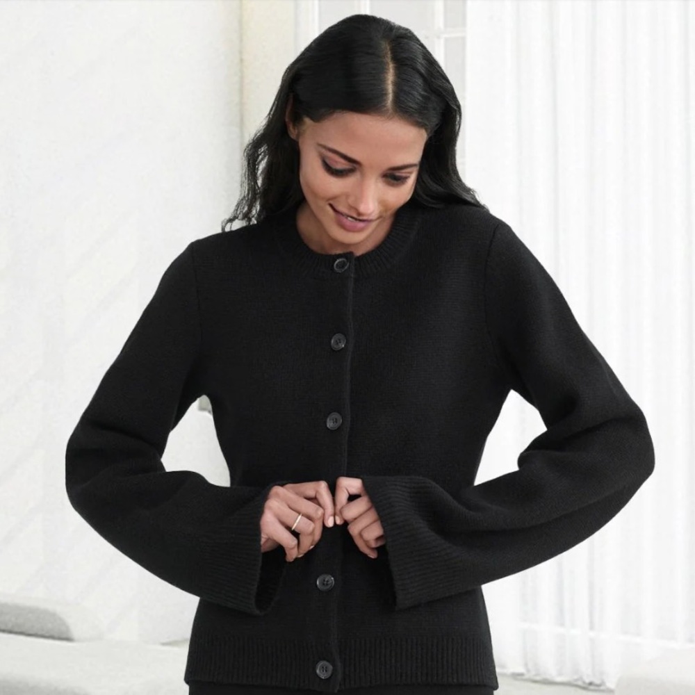 Alaura Camila Cardigan black sweater size XS